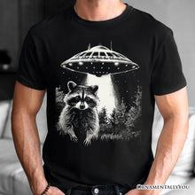 Carregar imagem no visualizador da galeria, Funny UFO Raccoon T-Shirt, Black Unisex Tee for Alien Enthusiasts
