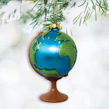 Carregar imagem no visualizador da galeria, Magnificent Planet Earth Globe Christmas Ornament
