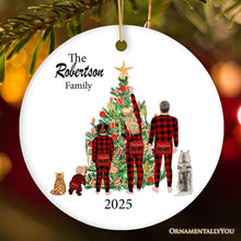 Carregar imagem no visualizador da galeria, Personalized Plaid Family Christmas Ornament

