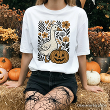Carregar imagem no visualizador da galeria, Boho Goose Halloween Pumpkin T-Shirt, Spooky Fall Floral Tee
