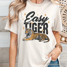 Carregar imagem no visualizador da galeria, Easy Tiger Retro Grunge T-Shirt, Vintage White and Natural Tee With Wild Animal
