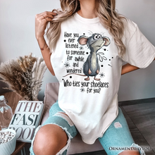 Carregar imagem no visualizador da galeria, Funny Mouse Sarcastic T-Shirt, Who Ties Your Shoelaces Humor Quote Tee
