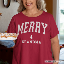 Carregar imagem no visualizador da galeria, Merry Grandma Retro Christmas T-Shirt, Matching Family Holiday Tee
