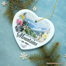 Carregar imagem no visualizador da galeria, Artistic Great Smoky Mountains Ornament, Ceramic Tennessee Travel Souvenir and Gift
