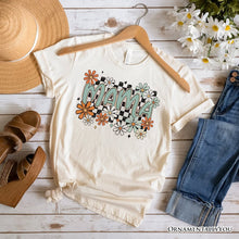 Carregar imagem no visualizador da galeria, Floral Mama Checkered T-Shirt, White, Natural and Black Retro Tee for Stylish Mothers
