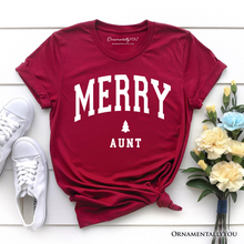 Carregar imagem no visualizador da galeria, Merry Aunt Retro Christmas T-Shirt, Matching Family Holiday Tee
