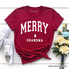 Carregar imagem no visualizador da galeria, Merry Grandma Retro Christmas T-Shirt, Matching Family Holiday Tee
