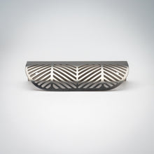 Cargar imagen en el visor de la galería, Frond, Solid Brass Edge Pulls
