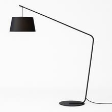 Carregar imagem no visualizador da galeria, Gamela Floor Lamp
