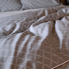 Carregar imagem no visualizador da galeria, Bamboo Duvet Cover with Shams, 3pc - Platinum Geo
