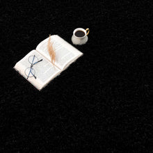 Cargar imagen en el visor de la galería, Faina Solid Black Shag Rug Washable
