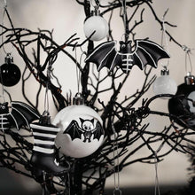 Carregar imagem no visualizador da galeria, Halloween Skeleton Black and White Ornament Set
