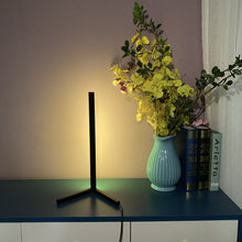 Carregar imagem no visualizador da galeria, Minimalist LED Table Lamp
