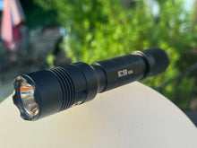 Load image into Gallery viewer, E9 GEN5 Long Throw- 3,000 Lumen Tactical EDC Flashlight
