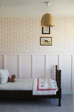 Carregar imagem no visualizador da galeria, Halle Wallpaper by Gabriela Dachin
