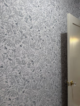 Carregar imagem no visualizador da galeria, Bronwyn Wallpaper by Anna Black Creative
