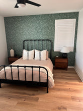 Carregar imagem no visualizador da galeria, Bronwyn Wallpaper by Anna Black Creative
