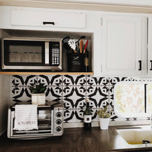 Carregar imagem no visualizador da galeria, Black Aztec Tile Backsplash
