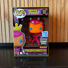 Carregar imagem no visualizador da galeria, Funko Fundays Experience 2025: Pop! Originals MARVEL Freddy Funko as Iron Man (Blacklight) LE500
