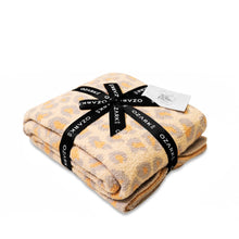 Cargar imagen en el visor de la galería, Luxe Animal Print Throw Blanket
