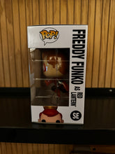 Carregar imagem no visualizador da galeria, Funko Fundays Experience 2025: Pop! Originals DC Freddy Funko as Red Lantern () LE1000
