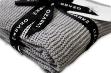 Cargar imagen en el visor de la galería, Ozarke Organic Cotton Comfy Knit Throw Blanket Extra Large 54 x 72 inches
