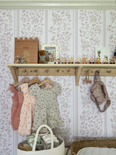 Carregar imagem no visualizador da galeria, Bridget Wallpaper by Fox and Pebble
