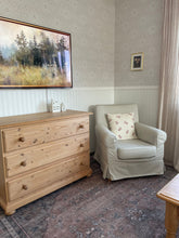 Carregar imagem no visualizador da galeria, Louise Wallpaper by Ali Anni
