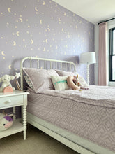 Carregar imagem no visualizador da galeria, Eclipse Wallpaper by Thread Mama
