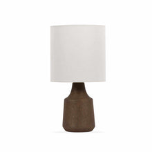 Carregar imagem no visualizador da galeria, Kumlu Ribbed Ceramic White Table Lamp
