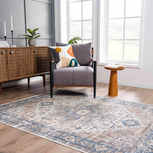 Carregar imagem no visualizador da galeria, Ezri Flat Pile Washable Rug
