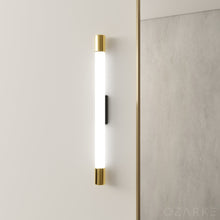 Cargar imagen en el visor de la galería, Léger Mirror Light Sconce
