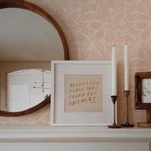 Carregar imagem no visualizador da galeria, Toby Wallpaper by Erin Silliman Designs
