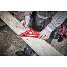 Carregar imagem no visualizador da galeria, Milwaukee MLSQM070 7" Magnetic Rafter Square

