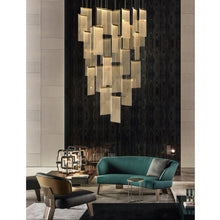 Carregar imagem no visualizador da galeria, Varenna | Gold Long Hanging Light Fixture
