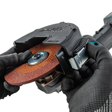 Carregar imagem no visualizador da galeria, Makita GAG14M1 40V max XGT® Brushless Cordless 4‑1/2” / 6" Paddle Switch Angle Grinder Kit, with Electric Brake (4.0Ah)
