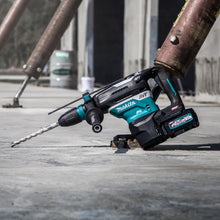 Carregar imagem no visualizador da galeria, Makita GRH05M1 40V max XGT® Brushless 1‑9/16" SDS‑MAX AVT® Rotary Hammer Kit, AFT®, AWS® Capable (4.0Ah)
