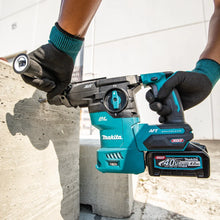 Carregar imagem no visualizador da galeria, Makita GRH08M1 40V max XGT® Brushless Cordless 1‑3/16" SDS‑PLUS AVT® Rotary Hammer Kit, AFT®, AWS® Capable (4.0Ah)

