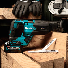 Carregar imagem no visualizador da galeria, Makita GRJ02M1 40V max XGT® Brushless Cordless AVT® Orbital Recipro Saw Kit (4.0Ah)

