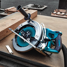 Carregar imagem no visualizador da galeria, Makita GSR02M1 40V max XGT® Brushless Cordless Rear Handle 10‑1/4" Circular Saw Kit, AWS® Capable (4.0Ah)
