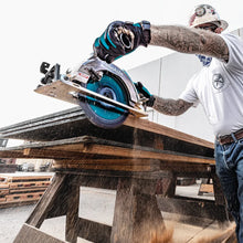 Carregar imagem no visualizador da galeria, Makita GSR02M1 40V max XGT® Brushless Cordless Rear Handle 10‑1/4" Circular Saw Kit, AWS® Capable (4.0Ah)
