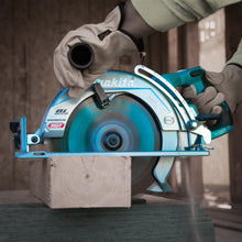 Carregar imagem no visualizador da galeria, Makita GSR02M1 40V max XGT® Brushless Cordless Rear Handle 10‑1/4" Circular Saw Kit, AWS® Capable (4.0Ah)
