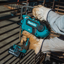 Carregar imagem no visualizador da galeria, Makita XRT01TK 18V LXT® Lithium‑Ion Brushless Cordless Rebar Tying Tool Kit (5.0Ah)
