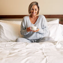 Load image into Gallery viewer, Bamboo Cotton Duvet Cover - Snow
