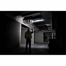 Carregar imagem no visualizador da galeria, Milwaukee 2112-21 REDLITHIUM™ USB ROVER™ Pocket Flood Light
