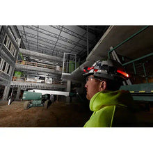 Carregar imagem no visualizador da galeria, Milwaukee 2116-21 REDLITHIUM™ USB BEACON™ Hard Hat Light
