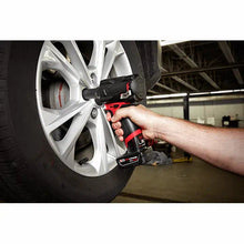 Carregar imagem no visualizador da galeria, Milwaukee 2555P-20 M12 FUEL™ 1/2” Stubby Impact Wrench w/ Pin Detent
