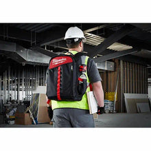 Carregar imagem no visualizador da galeria, Milwaukee 48-22-8202 Low Profile Backpack
