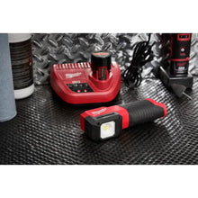 Cargar imagen en el visor de la galería, Milwaukee 2127-20 M12 Paint and Detailing Light

