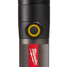 Carregar imagem no visualizador da galeria, Milwaukee 2160-21 USB Rechargeable 800L Compact Flashlight

